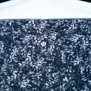 Lululemon Black Blossom Overlay Starlight Align High-Rise Leggings Size 14 thumbnail 5