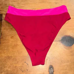 Woman’s Cupshe Color Block Pink and Red Bikini Bottoms Size Large thumbnail 3
