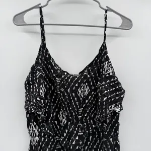 Y2K Mudd Black &‎ White Geometric Print Sleeveless Front Slit Maxi Dress Sz XL thumbnail 2