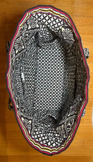 VERA BRADLEY “Carried Away” Extra Large Zipper Tote thumbnail 5