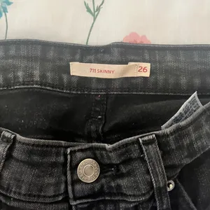 Levi's skinny jeans worn a few times thumbnail 3
