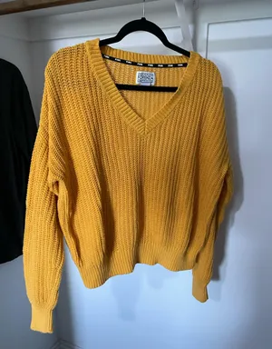 Victoria's Secret PINK Sweater thumbnail 1