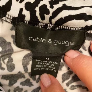 Cable & Gauge Top Zebra Print w/swoop neck Like New Size M thumbnail 12
