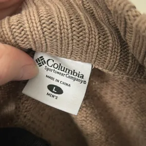 Columbia Tan Quarter Zip Jacket w/ Cable Knit Details thumbnail 2