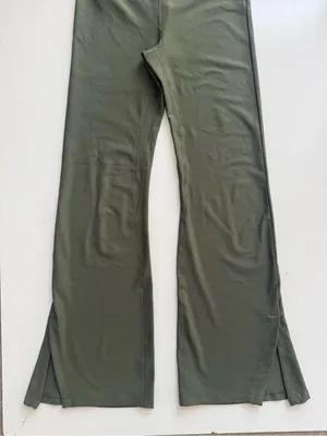 Abercrombie & Fitch YPB sculptLUX Split Hem-Flare Olive Green Leggings Size L thumbnail 4