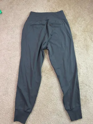 Athleta Women’s Jogger Pants Size Small Gray Ribbed Waist Zipper Pockets Athleisure thumbnail 8