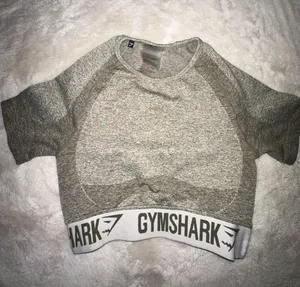 Gymshark Cropped Top thumbnail 1