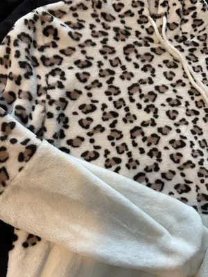 {SHEIN} Cozy Fuzzy Sherpa Leopard Cheetah Print Hoodie Pullover thumbnail 2