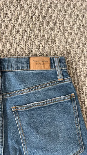 Abercrombie Straight Jeans High-Rise thumbnail 4
