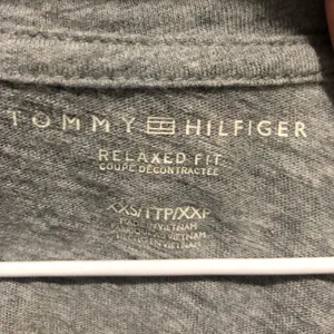Tommy Hilfiger Gray Crop Top with Pink Accents thumbnail 4