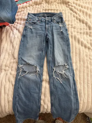 American Eagle Low-Rise Ripped Jeans thumbnail 1