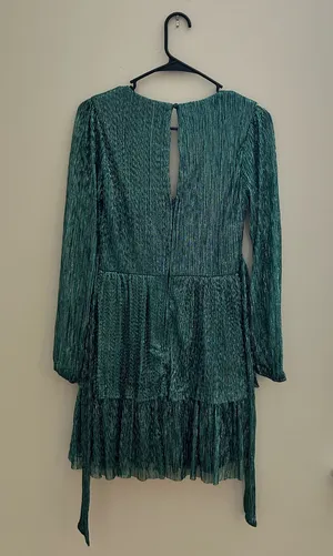 Trixxi Pleated Emerald Green Metallic Tiered Sparkle Mini Dress thumbnail 4
