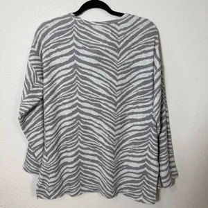 Aerie‎ Zebra Print Henley Long Sleeve Top Womens M Gray White Waffle Knit thumbnail 5