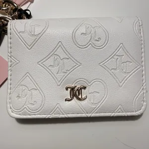 Juicy Couture White Heart Debossed Card Case Wallet‎ Key Fob Gold Chain NWT Y2K thumbnail 2