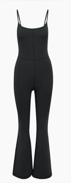 Wilfred Free Aritzia Divinity Kick Flare Black Sleevless Stretch Jumpsuit 2XS thumbnail 1