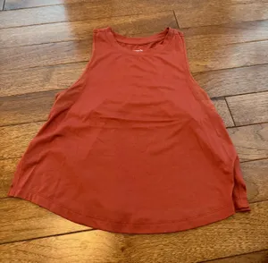 Old Navy Tank Top thumbnail 1