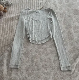 Urban Outfitters Top thumbnail 1
