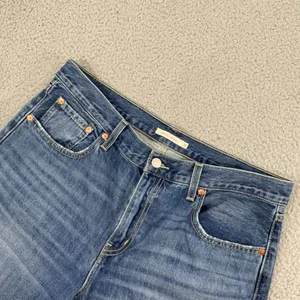 Levi's Low Pro Straight‎ Jeans Women 32 Dark Wash High Rise Distressed Denim thumbnail 2