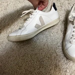 VEJA Campo Sneaks Size womens 6 thumbnail 4
