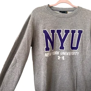 NYU‎ x UNDER ARMOUR Loose Fit Crewneck Sweatshirt Small thumbnail 2