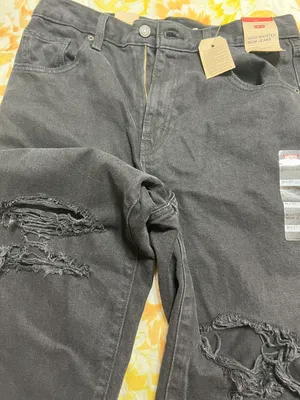 Levi’s High-Waisted Mom Jeans thumbnail 1