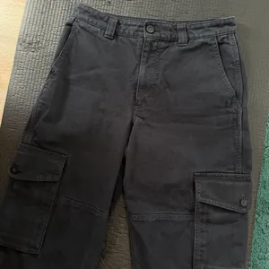 Women's TNA Aritzia Black Cargo Pant Supply Utility Baggy Fit Multi Pocketed thumbnail 2