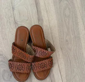 Sandals Brown Size 7 thumbnail 1