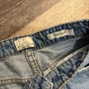 cotton‎ on mom jeans Size 4 thumbnail 2