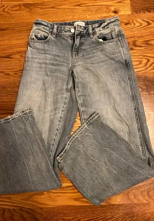 PacSun Low-Rise Jeans thumbnail 1