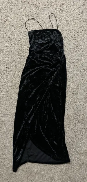 Almost Famous Black Velvet Dress thumbnail 1