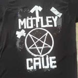 NWOT Motley Crue T-Shirt The Stadium Tour 2022 Size Large thumbnail 3