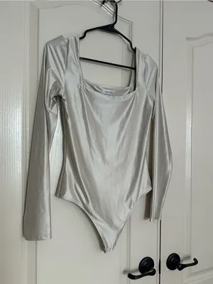 Babaton Satin-Look Square-Neck Long-Sleeve Bodysuit in Ivory thumbnail 3