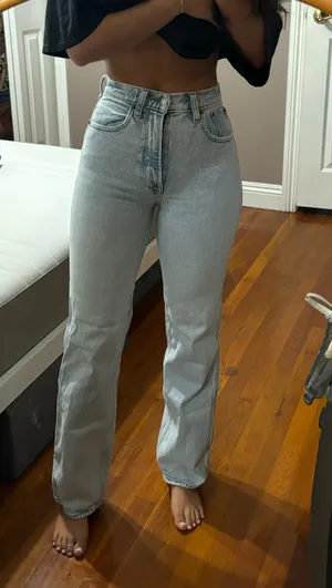 Abercrombie Ultra High-Rise Jeans thumbnail 1