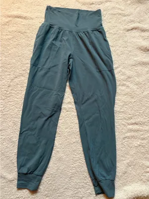 Athleta salutation jogger in Riviera Blue thumbnail 5