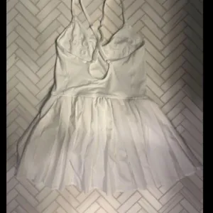 Dress thumbnail 3