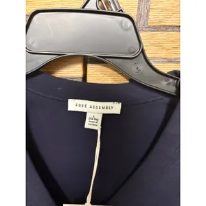 Free Assembly Navy Henley Top‎ Size Large thumbnail 4