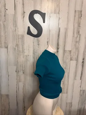 Popular Basics Popular 21 Seamless Ribbed Mock Neck Crop Top Womens S/M Teal Blue Short Sleeve thumbnail 2