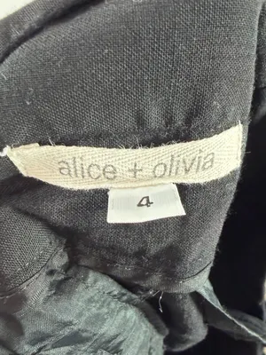 Alice + Olivia Pleated Dress Shorts in Black Size 4 thumbnail 8