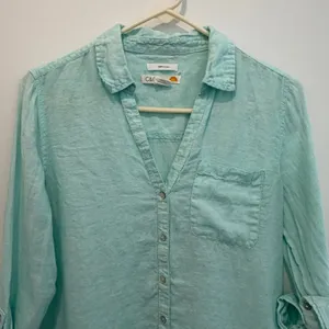C&C California Women's Small 100% Linen Button Up Shirt Aqua Roll Tab Sleeve thumbnail 2