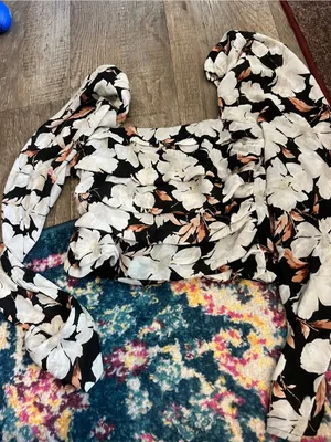 Abercrombie Floral Puff-Sleeve Cropped Top - Black & White thumbnail 6