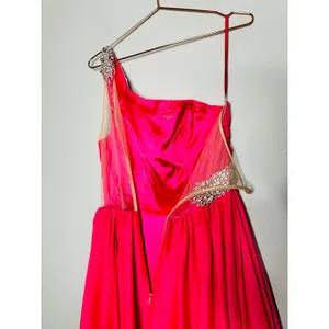 ASHLEYLAUREN Hot Pink Pleated Crystal Pearl Beaded One Shoulder Gown Size 8 thumbnail 10