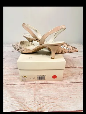 Anne Klein Women’s Sz 9.5M Tan Fabrizia w/Holes Design Slingback Kitten Heels thumbnail 4