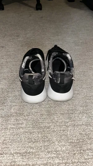 Nike  thumbnail 3