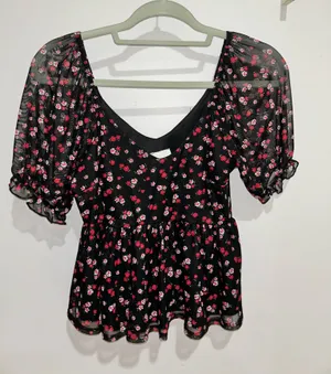 Francesca’s Black Floral Blouse  thumbnail 1