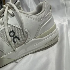 ON On Clouds The Roger Clubhouse Pro Sneakers, White Ice, Size 9 Womens thumbnail 15