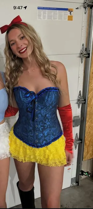 Snow White costume  thumbnail 1