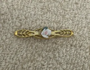 1928 Vintage Gorgeous Porcelain Rose Flower Bar Brooch Gold Tone thumbnail 3