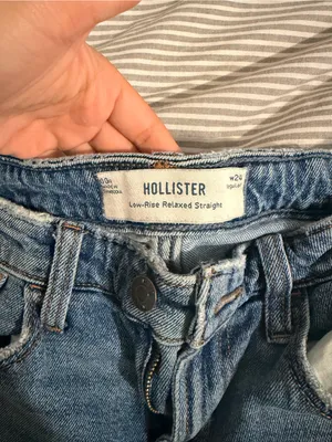 Hollister Medium Wash Low-Rise Straight Jeans thumbnail 2