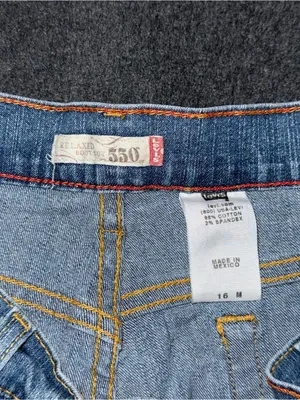 Vintage y2k Levi’s 550 Relaxed Bootcut Jeans Womens 16 Medium Blue Denim 34x28.5 thumbnail 8