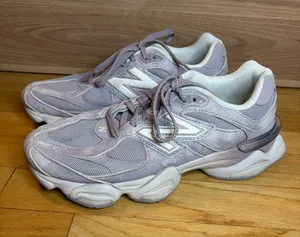 New Balance 9060 Sneakers in Lilac - Size 9 thumbnail 1